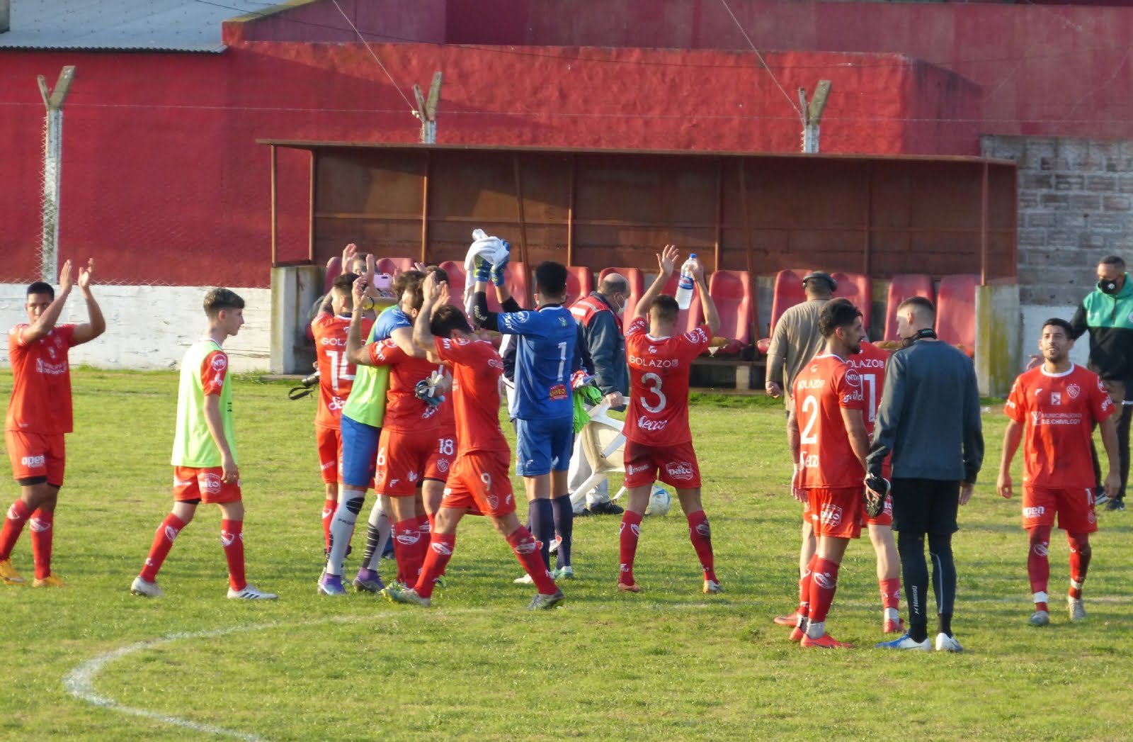 Independiente concretó cinco refuerzos - La Razon de Chivilcoy