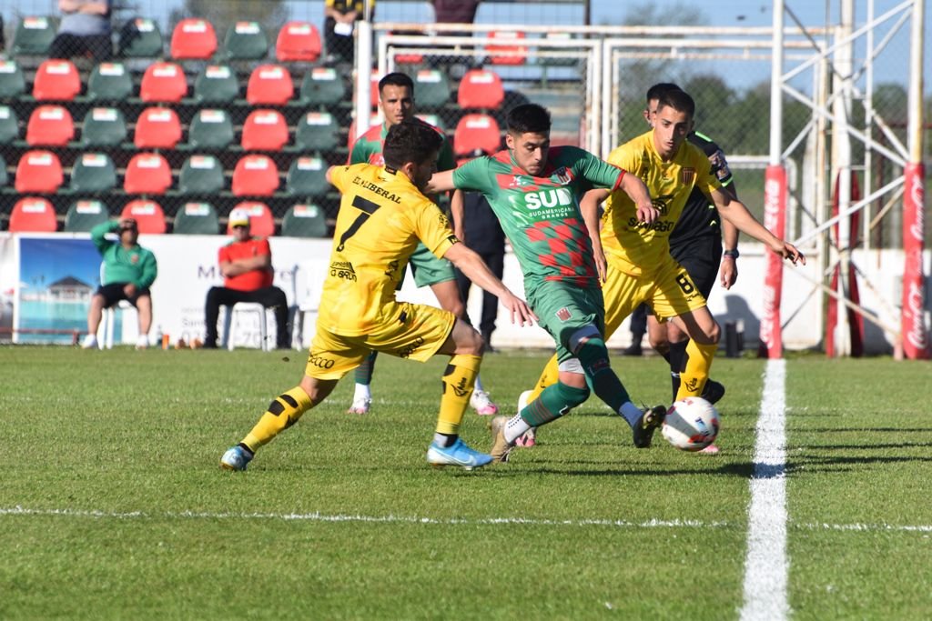 Agropecuario carlos casares 1-0 Mitre santiago del estero fecha 27 primera nacional 2021