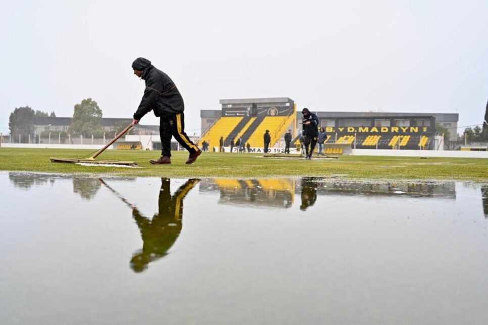 Deportivo Madryn – Deportivo Morón fue suspendido por un diluvio
