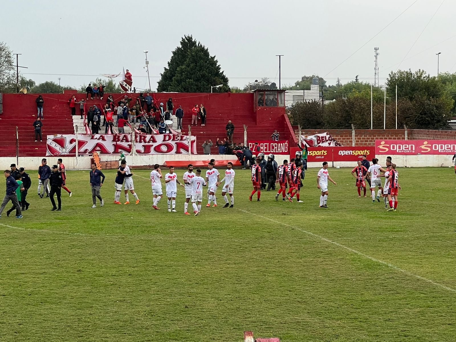 El Rojo de Chivilcoy vapuleó a Depro Interior Futbolero