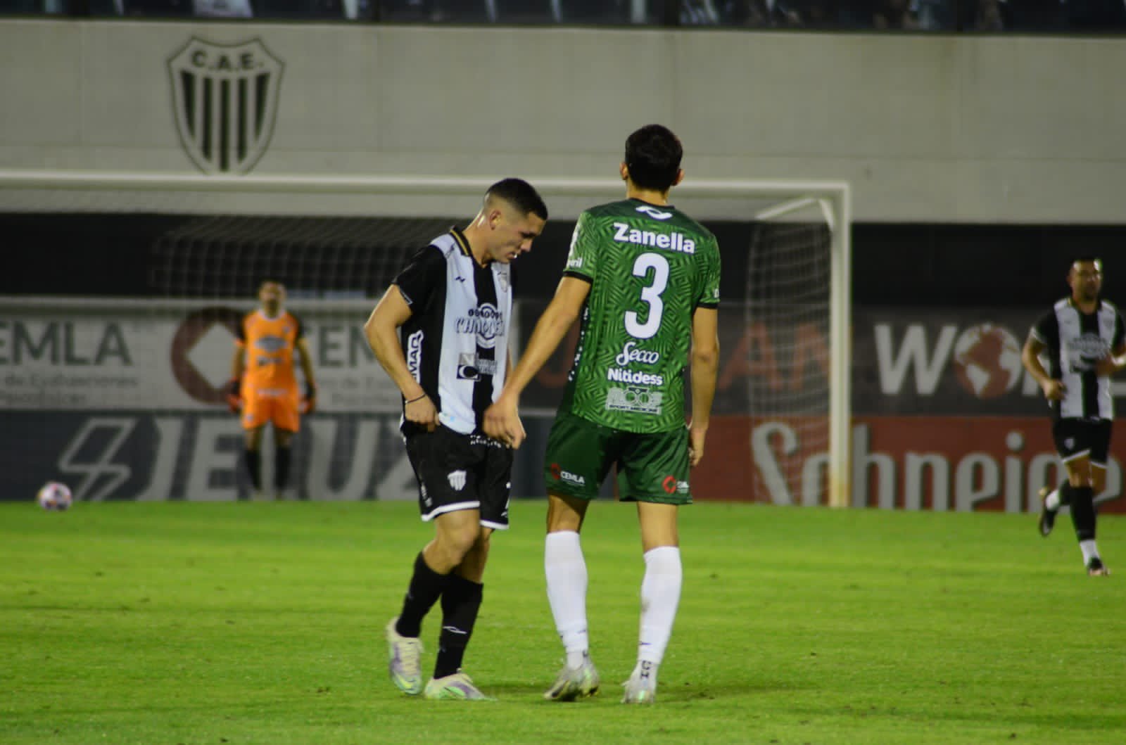 Chaco For Ever fue goleado en Caseros y sigue ltimo Interior