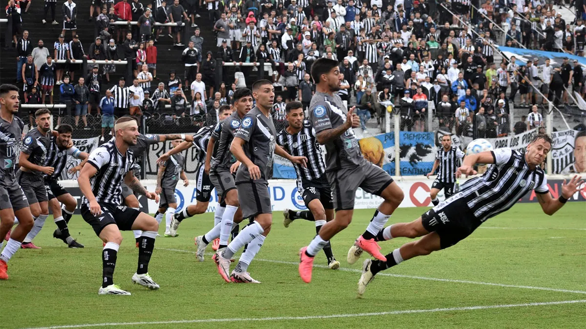 Gimnasia de Mendoza se llevó un empate de su visita a Estudiantes de Caseros