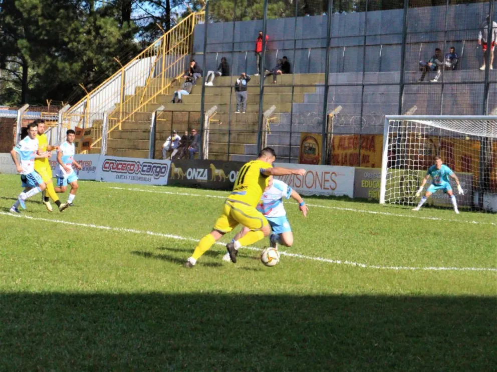 Crucero igualó con Gimnasia en Santa Inés y complicaron su permanencia.