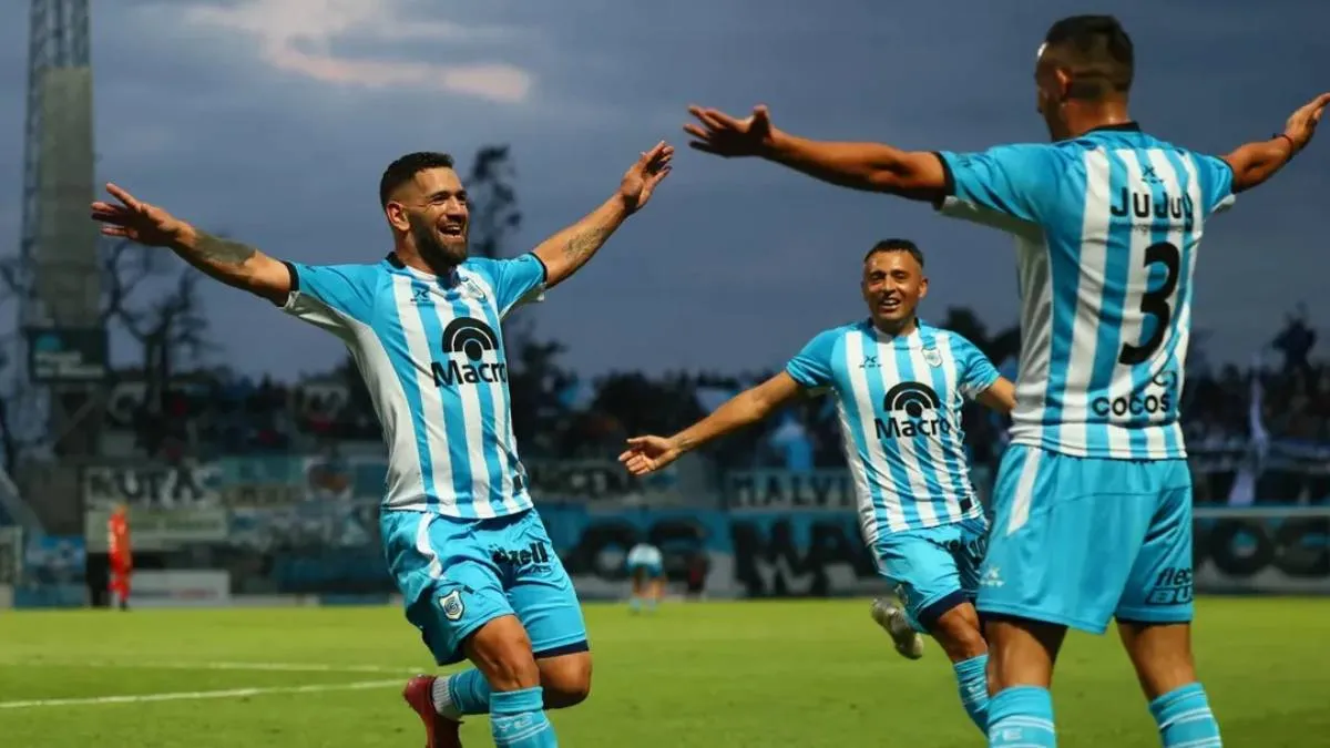 Gimnasia de Jujuy goleó a Colón y volvió a liderar su zona