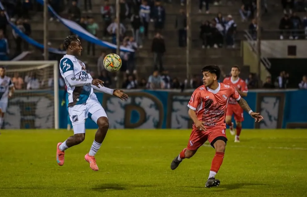 Antoniana igualó sin goles con Independiente de Chivilcoy y también deberá jugar la Reválida