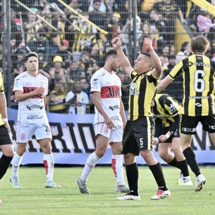 Deportivo Madryn quedó a un paso del ascenso: superó a Morón con polémicas que desataron un escándalo y jugará la final del Reducido