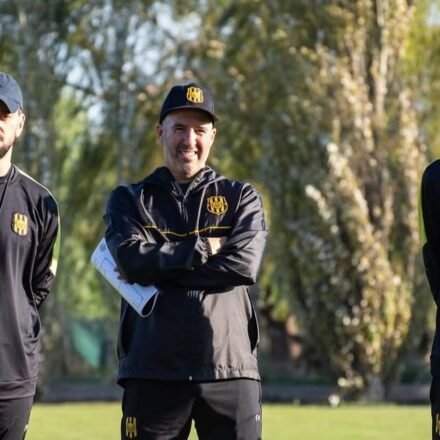 Mauricio Giganti dejó de ser el DT de Olimpo