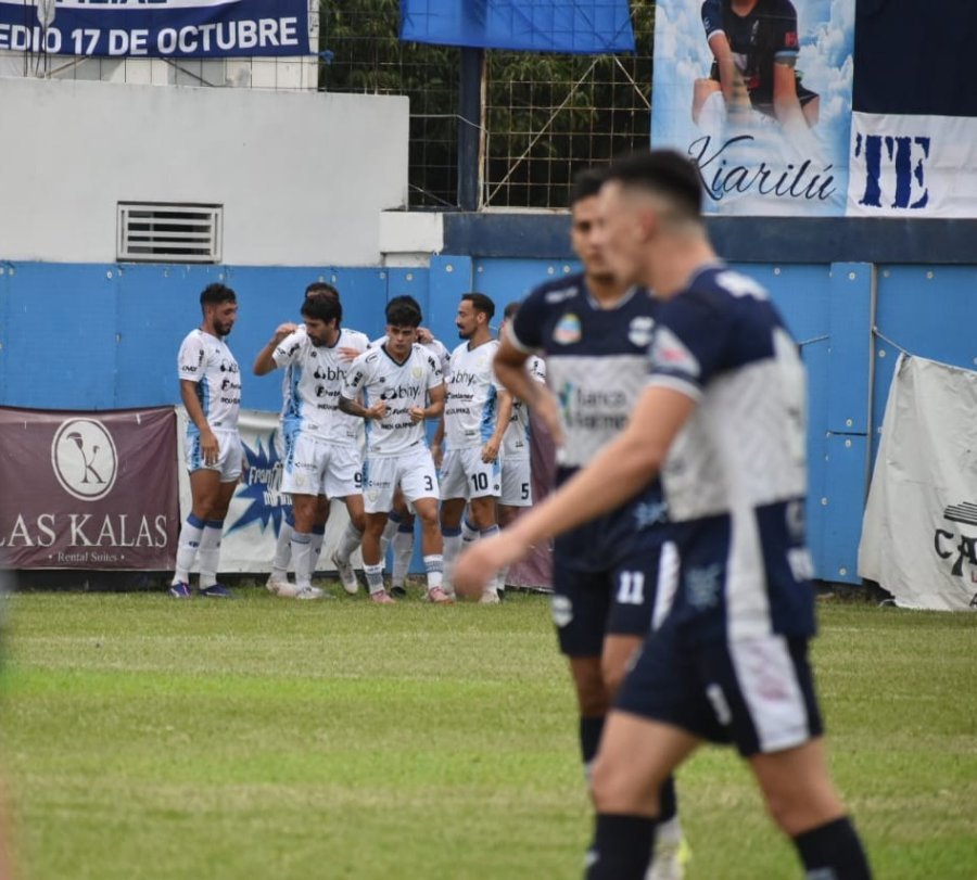 Atlético golpeó en Formosa y quedó a un paso del ascenso