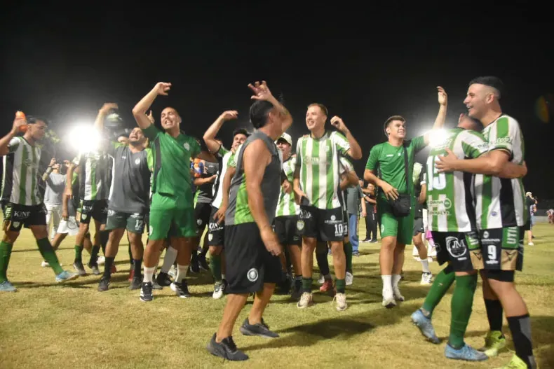 Defensores de Vilelas campeón y al Federal A: se impuso en los penales a Juventud Unida y ascendió