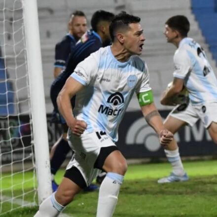 Clásico del Norte en tablas: Gimnasia y Tiro lo empató en la última del partido a su par jujeño y lo complicó en la cima