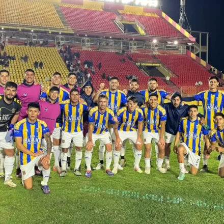 Triunfo y punta para Mitre