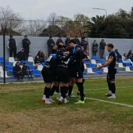 Bolívar tumbó al Tomba