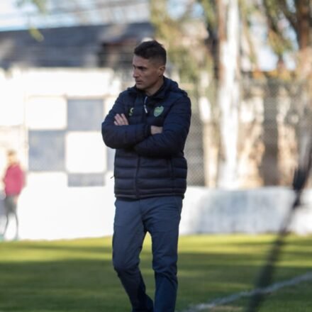 Fin de ciclo en Juventud: Hernán Vázquez dejó de ser el entrenador del Auriazul